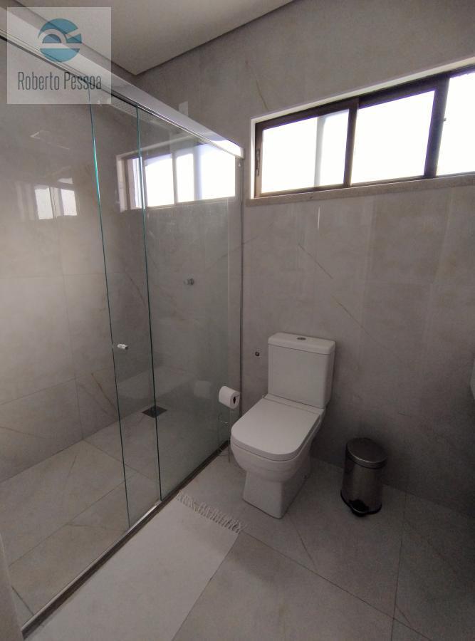 wc sute 02