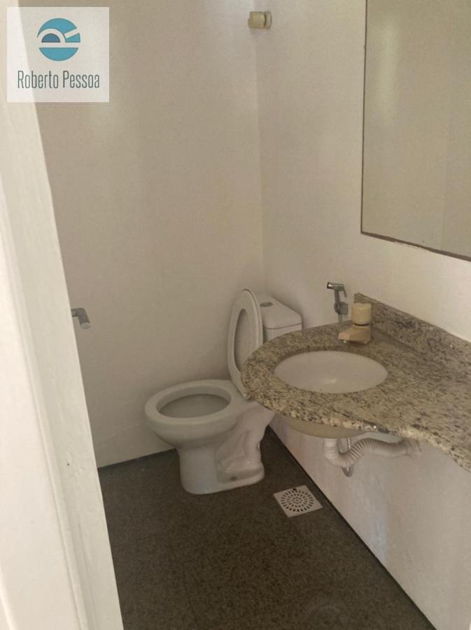 wc sute 02