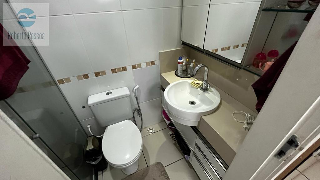 wc sute 02