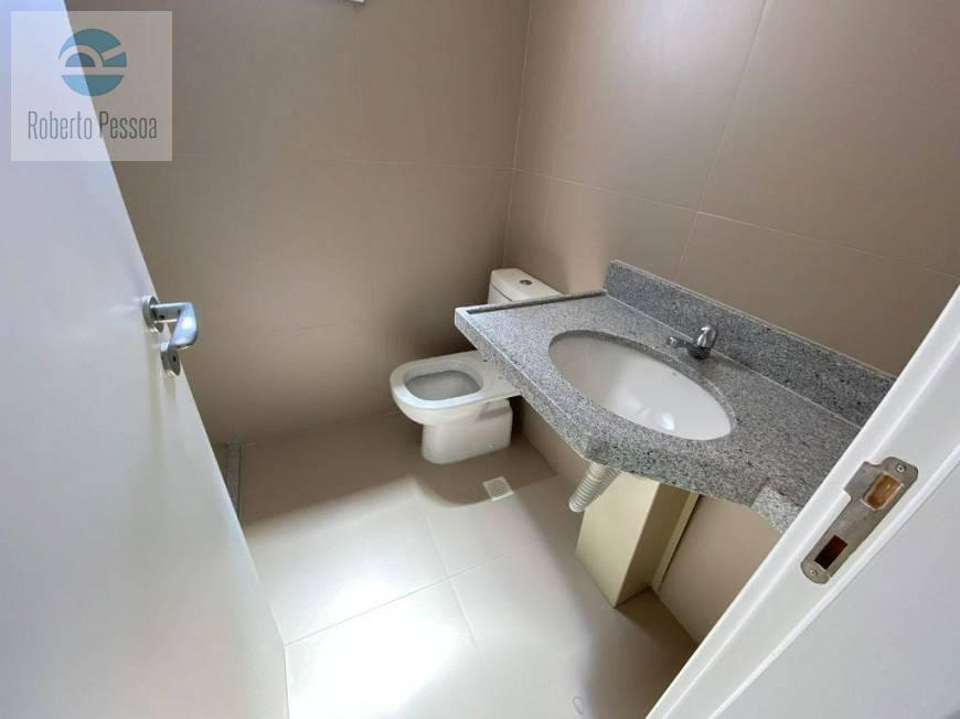 wc sute 03