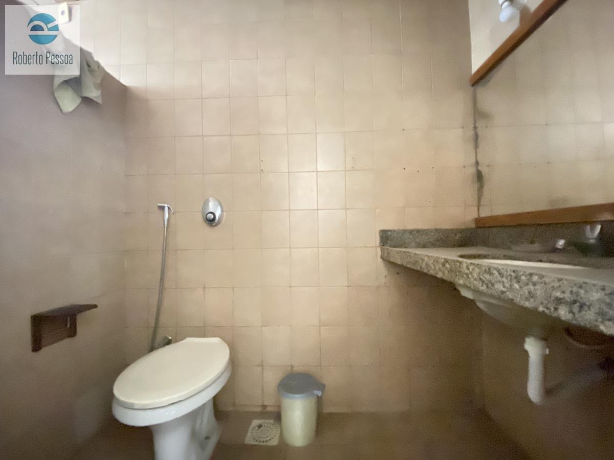 wc sute 03
