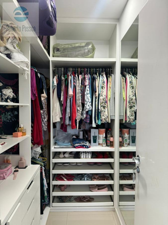 closet sute 2