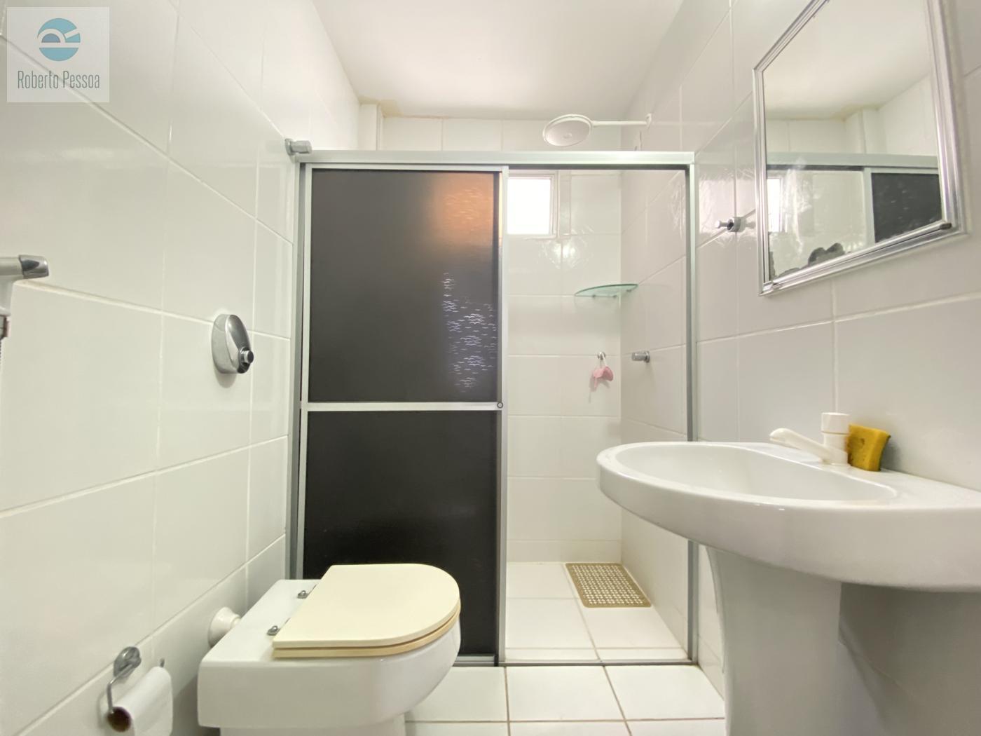 wc sute 02