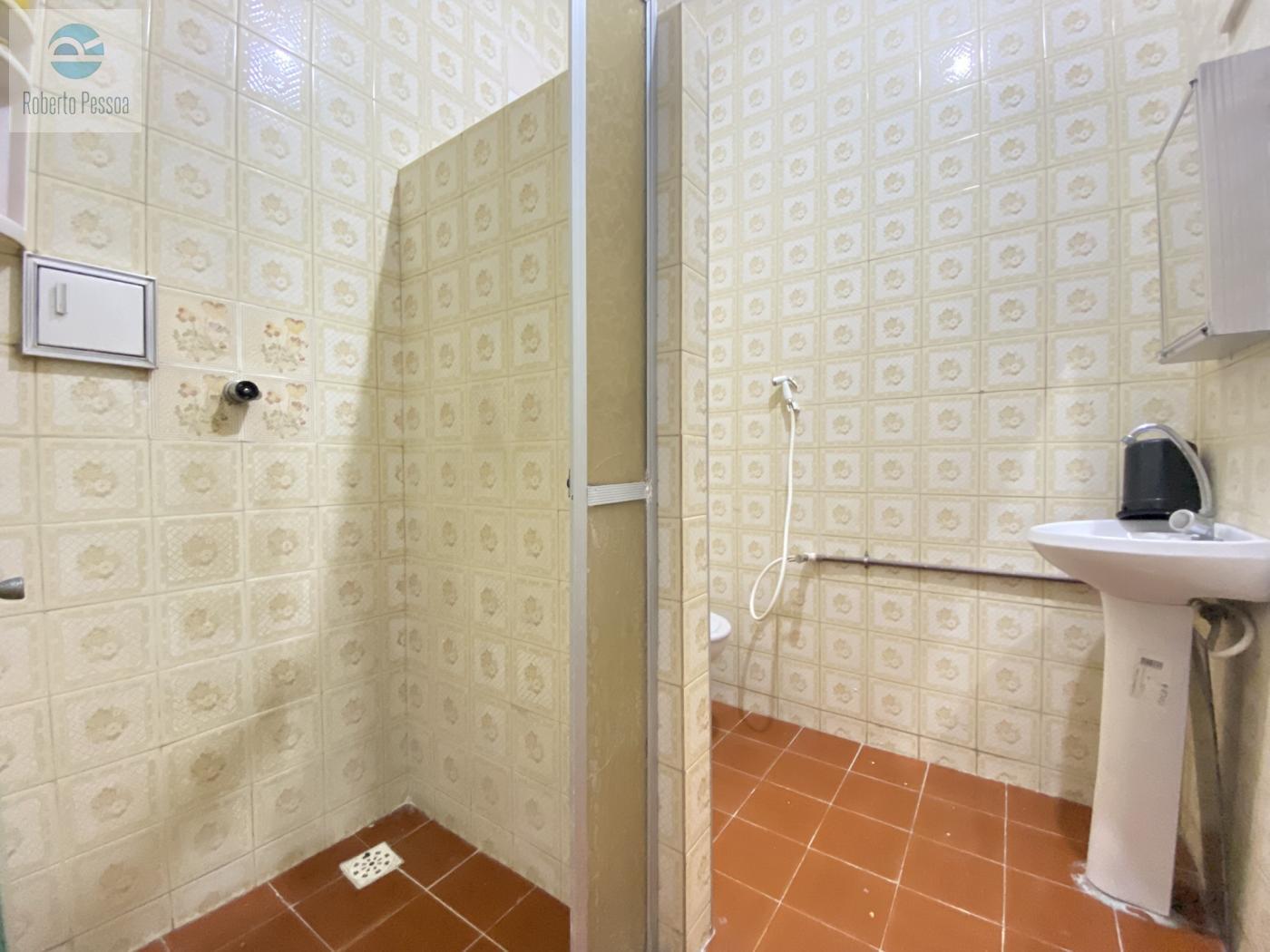 wc sute 03