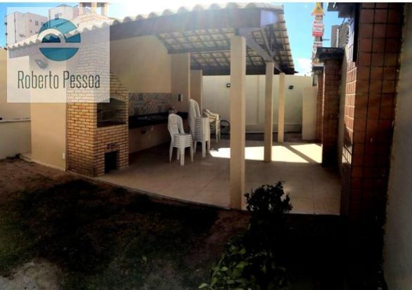 deck com churrasqueira